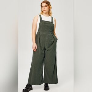 Cider Green Corduroy Wide Leg Jumpsuit. Overals, Olive green, size Large